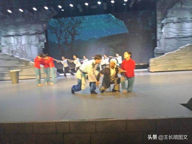 走进红旗渠
